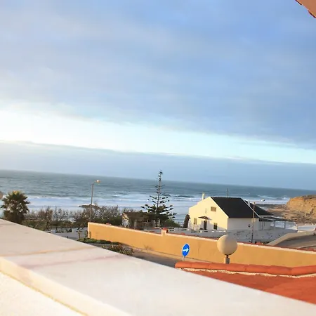Surf Riders & Co Surf Camp Moinhos * Ericeira