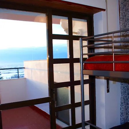 Hostel Surf Riders & Co Surf Camp Moinhos Ericeira