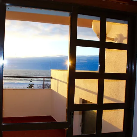 Surf Riders & Co Surf Camp Moinhos Hostel Ericeira